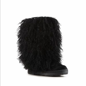 Woman Bear Paws boots